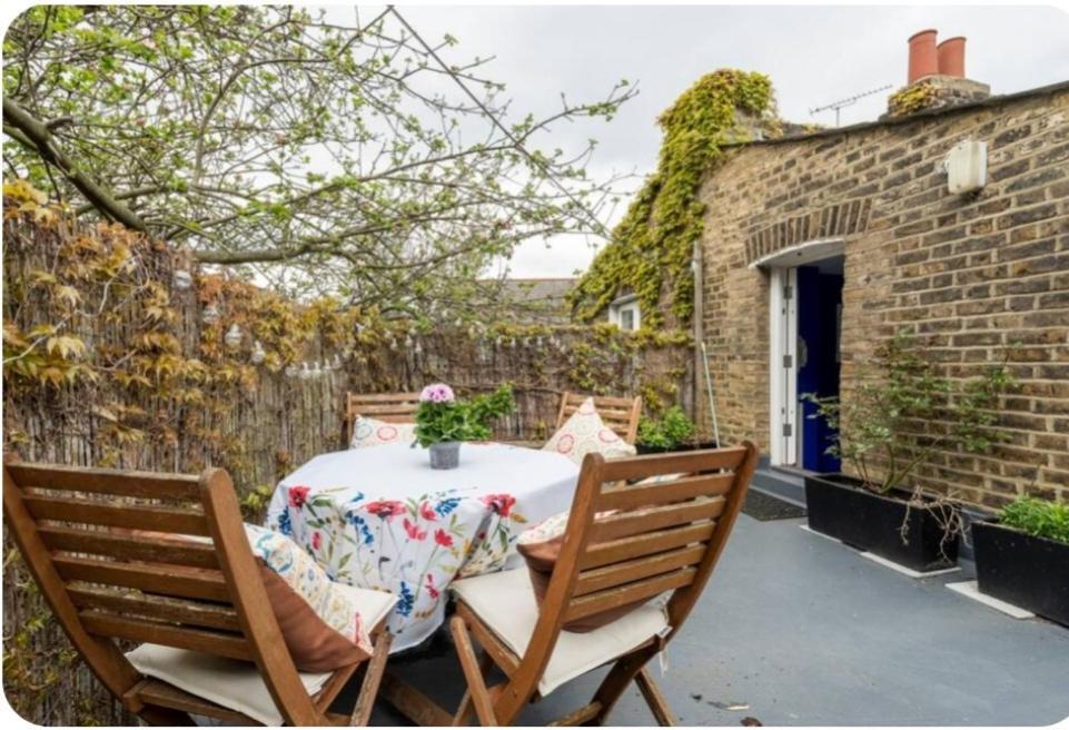 Stylish Room With Private Bath & Terrace In Super Central Clapham Junction Minutes From Victoria, Waterloo London Bagian luar foto